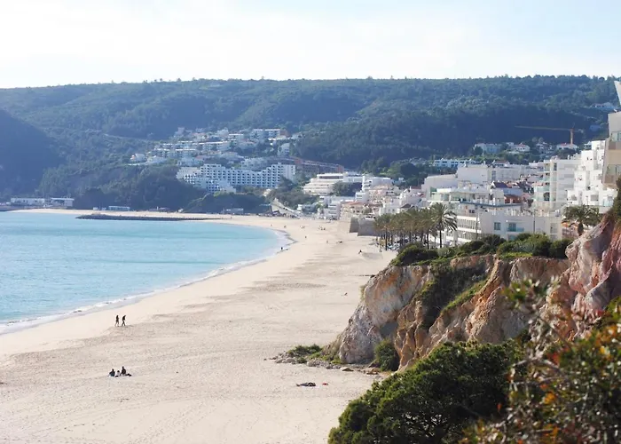 Axenic Retreat - Panoramic Ocean View, Sleeps 4, Ensuite Bathroom, New Redesign