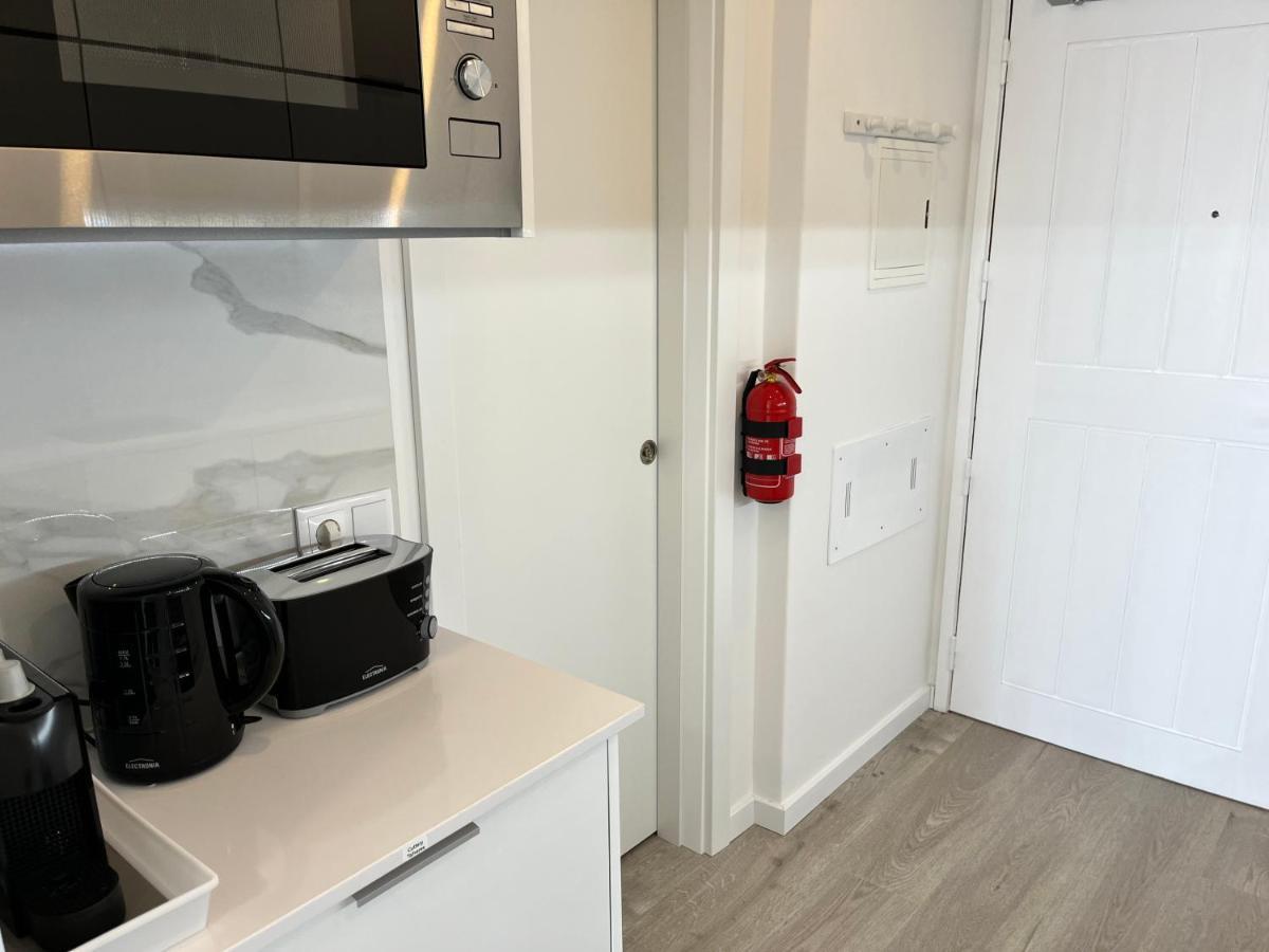 Apartment Axenic Retreat - Panoramic Ocean View, Sleeps 4, Ensuite Bathroom, New Redesign Sesimbra